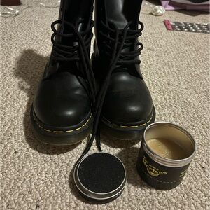 1460 Smooth Leather Doc Martens + Balsm